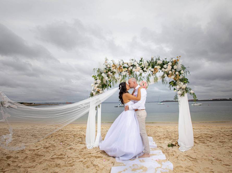 beach wedding photography sydney