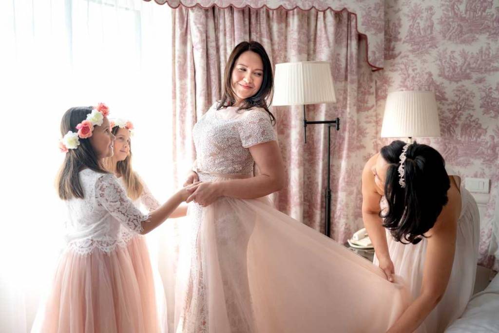 How to Look Good in Wedding Pictures