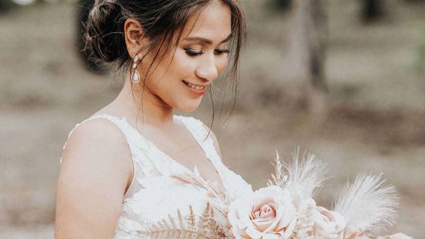 Stunning Bridal Portrait Poses to Capture Your Special Day