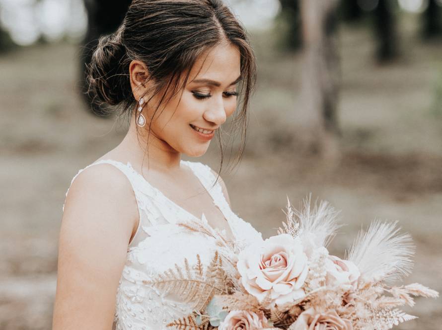 Stunning Bridal Portrait Poses to Capture Your Special Day