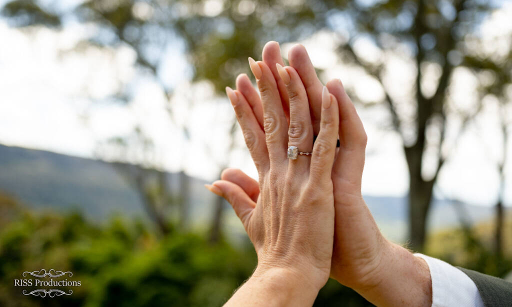 Bonded by Vows, Flaunting the Wedding Ring 