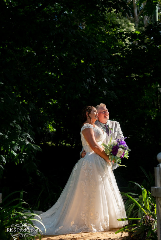 Sunkissed Bride and Groom 