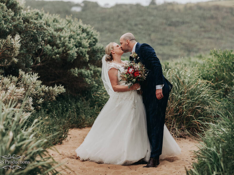 wedding photoshoot and sweet memories at Southern Highlands with Riss photography