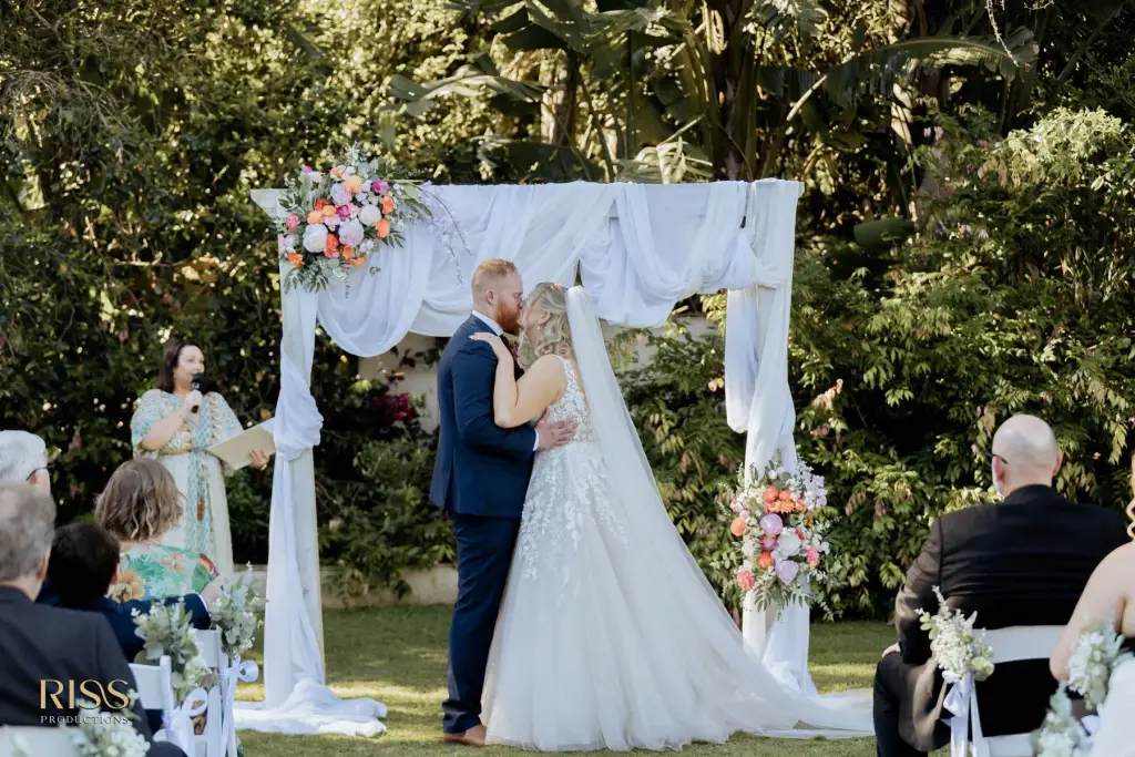 tamara-callan-linton-gardens-wedding