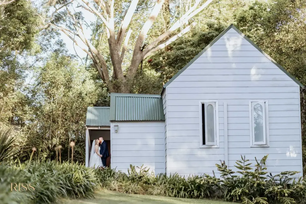 tamara-callan-linton-gardens-wedding