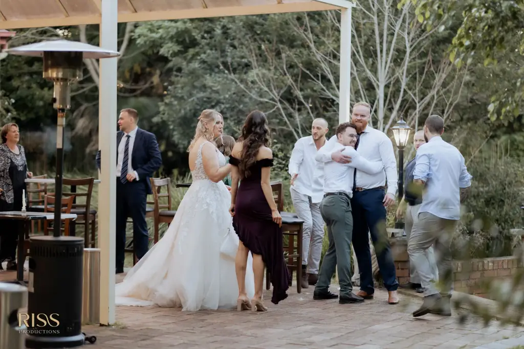 tamara-callan-linton-gardens-wedding