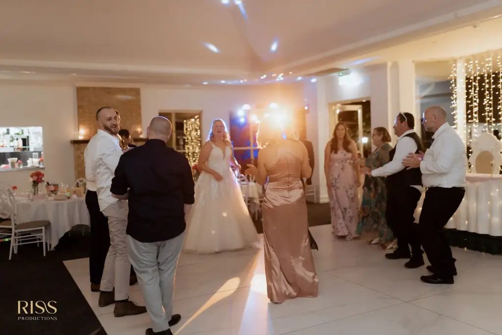tamara-callan-linton-gardens-wedding