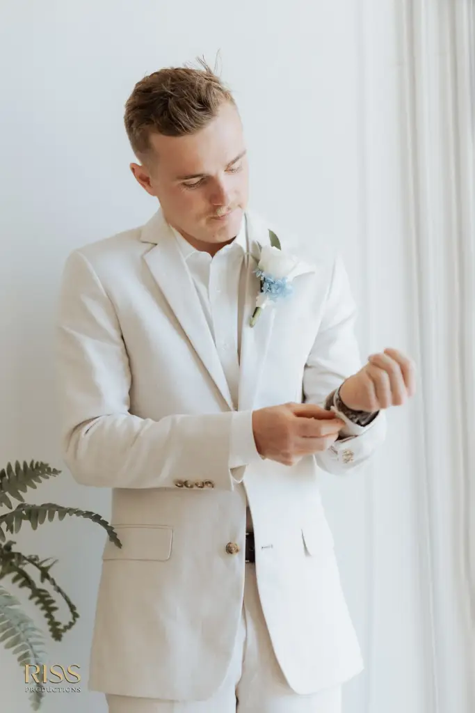 Casey-cameron-central-coast-soldiers-beach-wedding