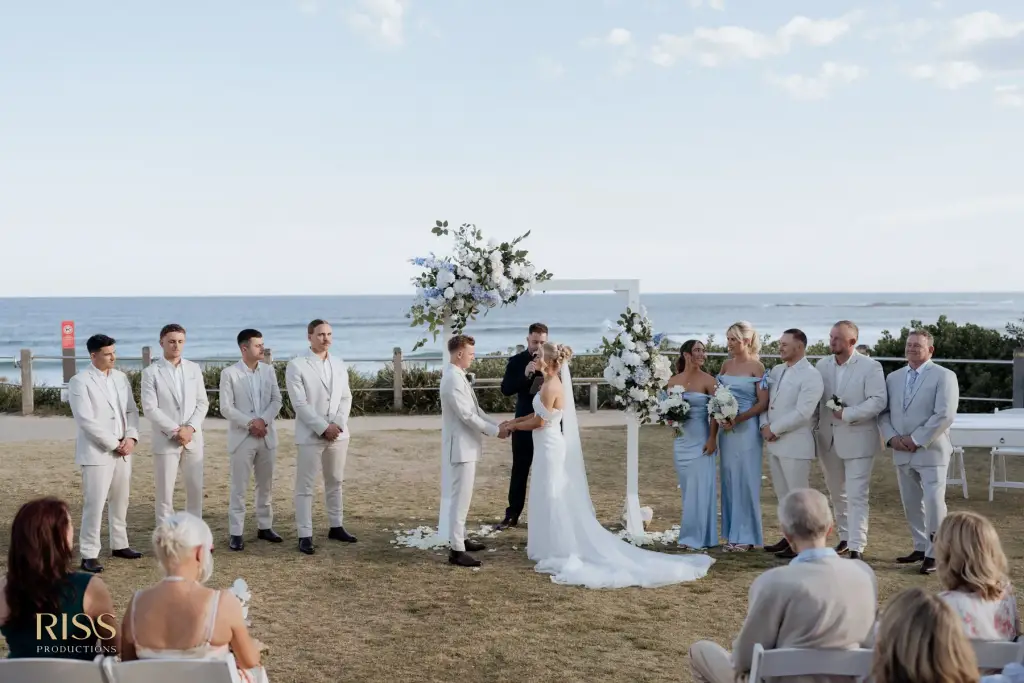 Casey-cameron-central-coast-soldiers-beach-wedding