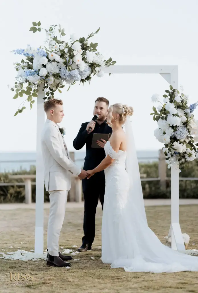 Casey-cameron-central-coast-soldiers-beach-wedding