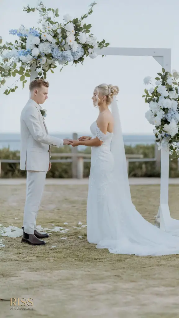 Casey-cameron-central-coast-soldiers-beach-wedding