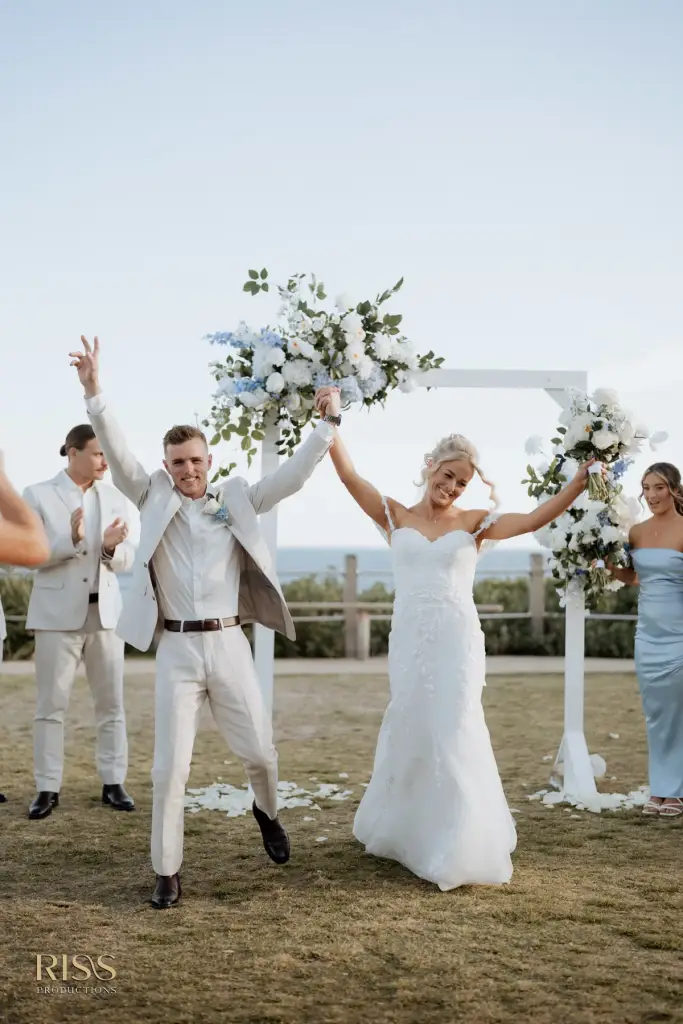 Casey-cameron-central-coast-soldiers-beach-wedding
