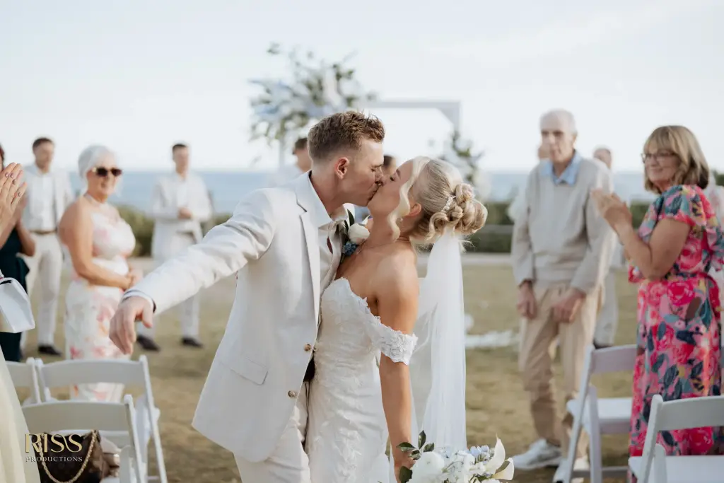 Casey-cameron-central-coast-soldiers-beach-wedding