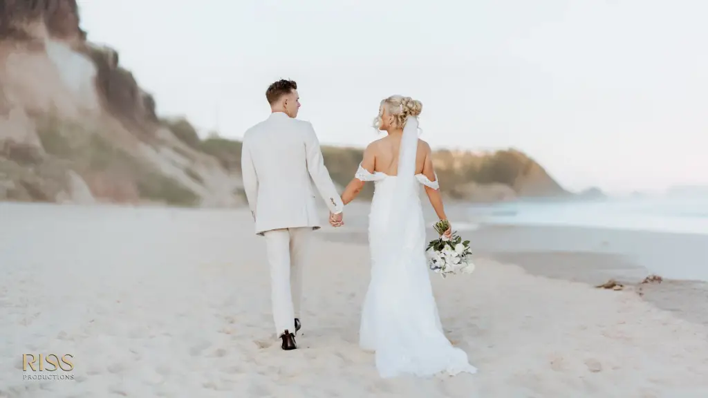 Casey-cameron-central-coast-soldiers-beach-wedding