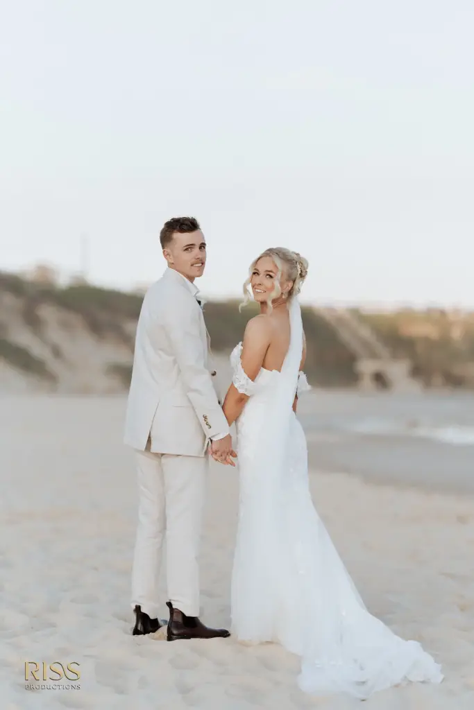 Casey-cameron-central-coast-soldiers-beach-wedding