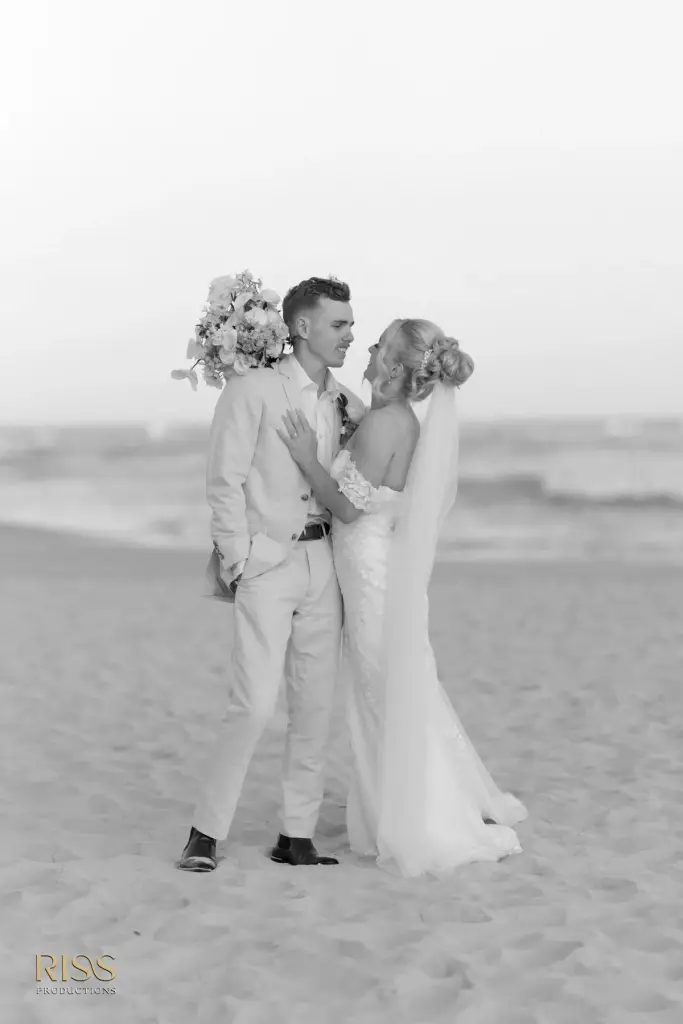 Casey-cameron-central-coast-soldiers-beach-wedding