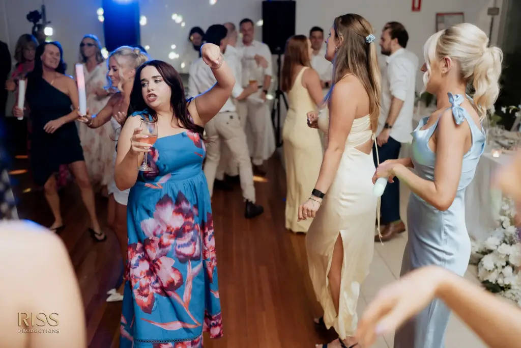Casey-cameron-central-coast-soldiers-beach-wedding