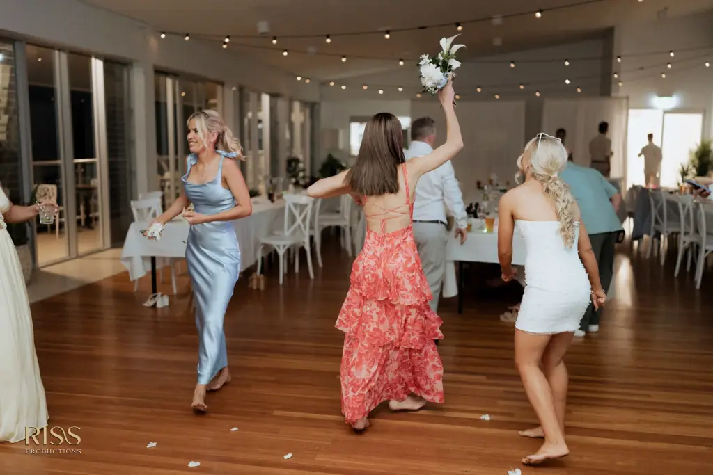 Casey-cameron-central-coast-soldiers-beach-wedding
