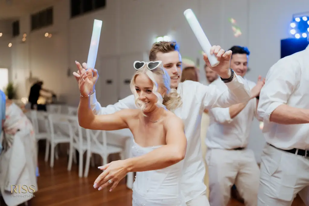 Casey-cameron-central-coast-soldiers-beach-wedding