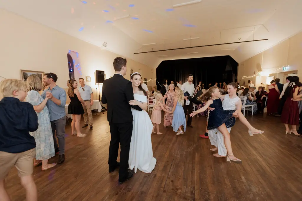 goulburn-wedding-grace-judah-riss-productions