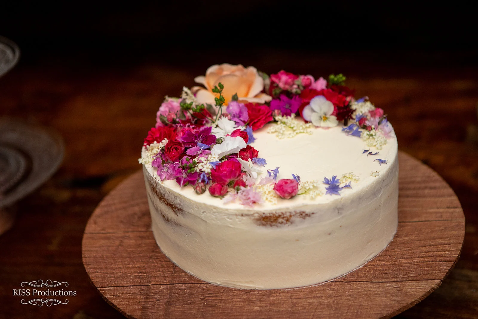 Floral wedding cake at Secret Creek Cafe, Lithgow