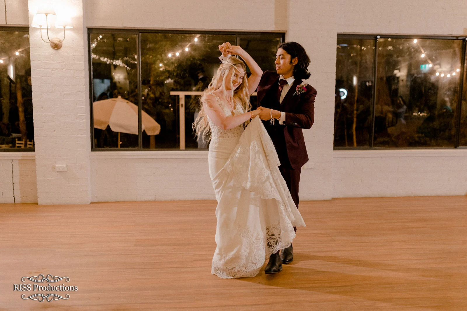 Tom and Zari first dance at The Lodge Jamberoo