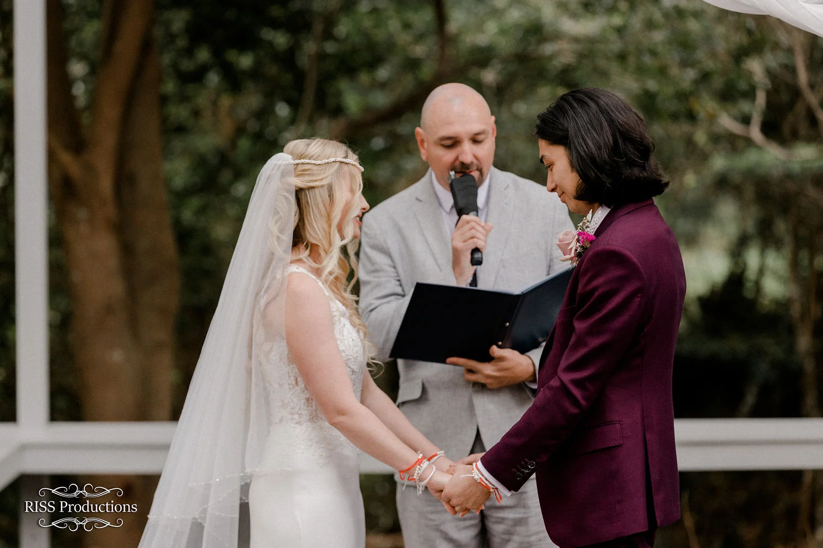 Tom and Zari exchanging vows at The Lodge Jamberoo